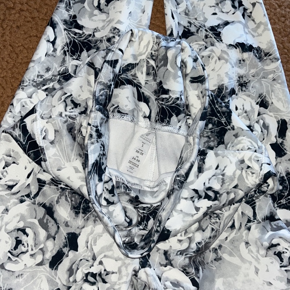 Balance Collection leggings - Picture 4 of 4